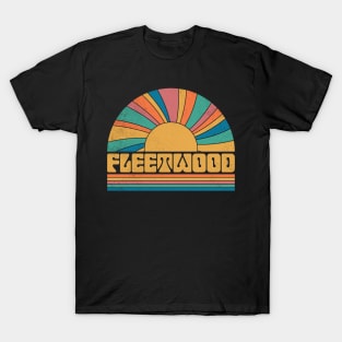 Graphic Fleetwood Proud Name Distressed Birthday Retro Style T-Shirt